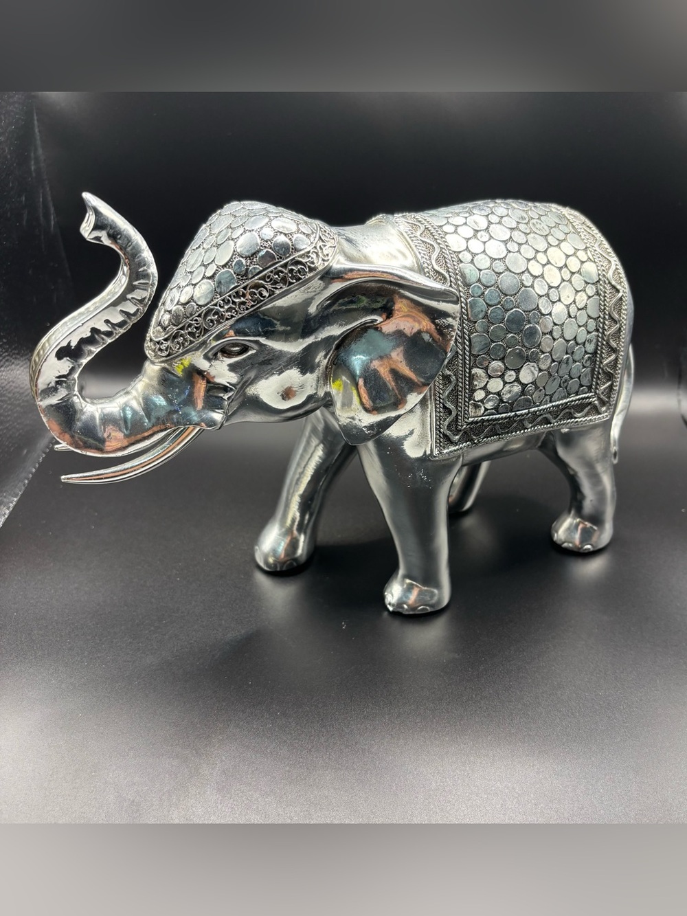 Vintage Silver Elephant Figurine Home Decor Statue (Trunk Up for Good Luck)